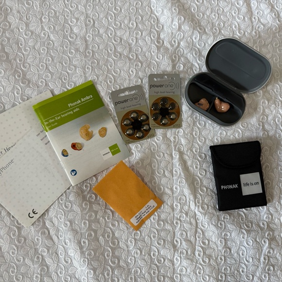 Phonak Ambra in-the-ear hearing aids (NWOT) - Picture 1 of 2
